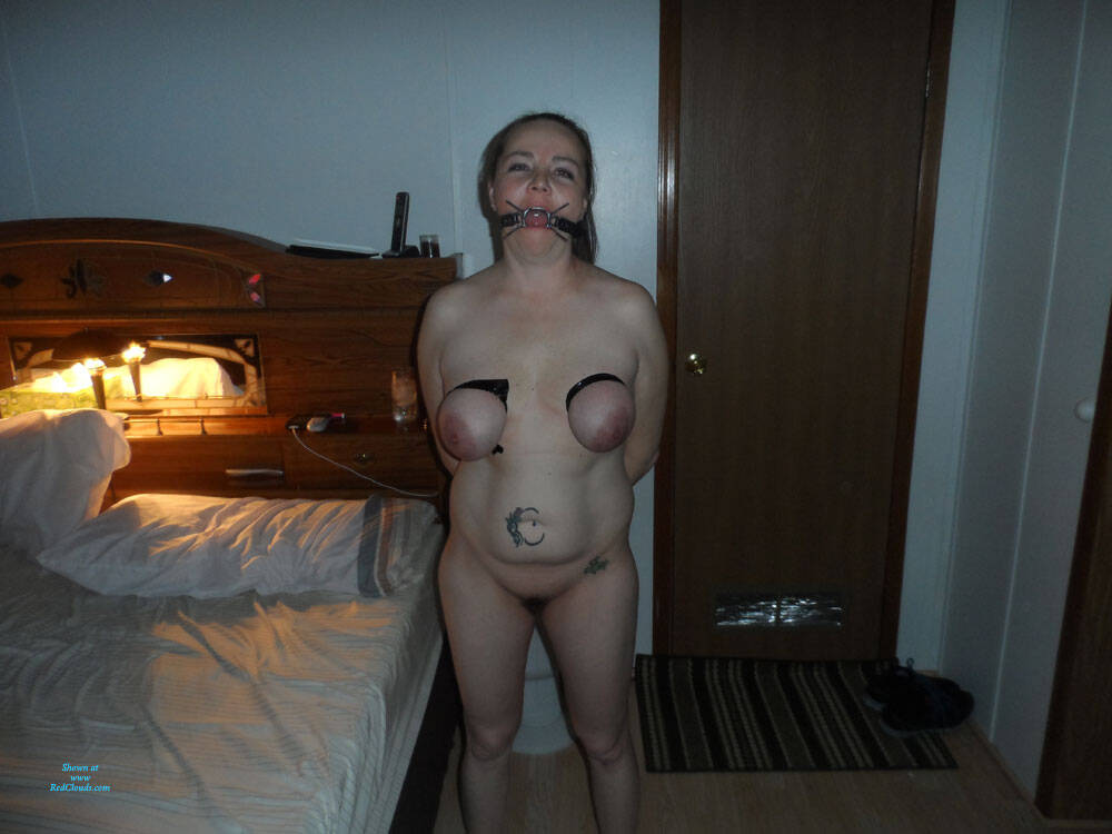 Pic #1 Brenda All Tied Up - Nude Girls, Big Tits, Brunette, Penetration Or Hardcore, Amateur, Fetish Pics