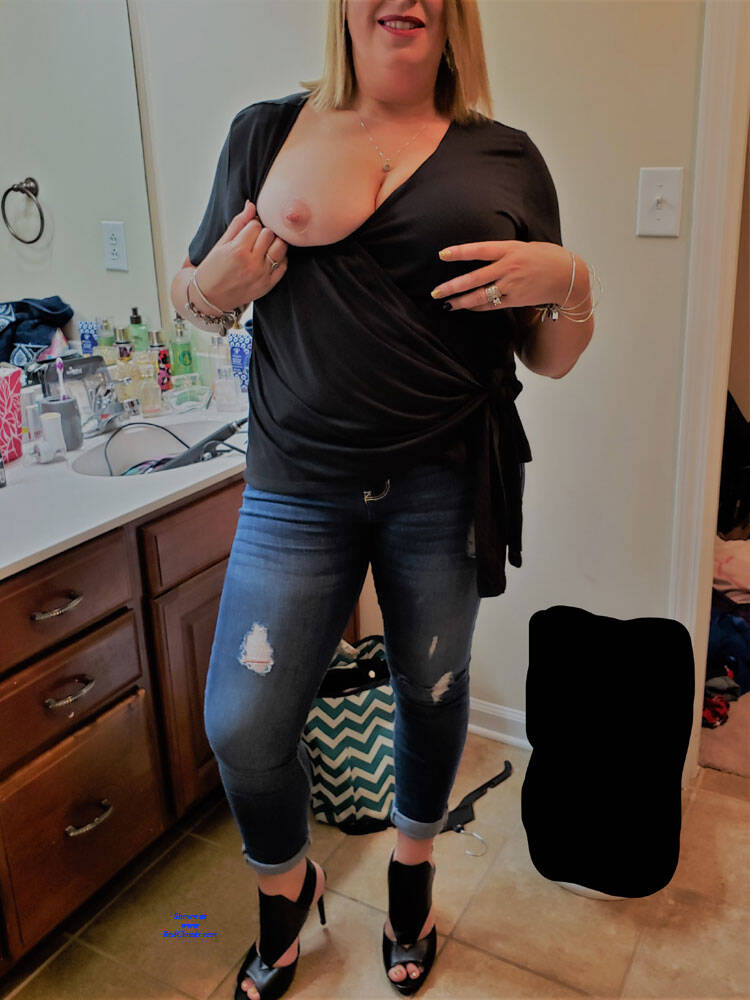 Pic #1Her Milf Pussy Has Taken Alot Of Cock - Big Tits, Lingerie, Toys, Shaved, Amateur, Women Using Dildos