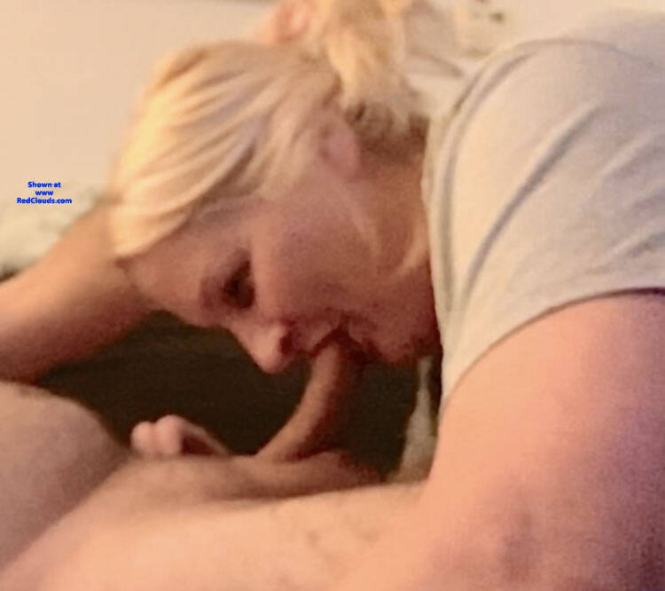 Pic #1 She Loves It - Blonde, Blowjob, Amateur
