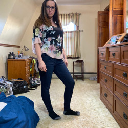 Pic #1Housewife Posing Pt. 2
