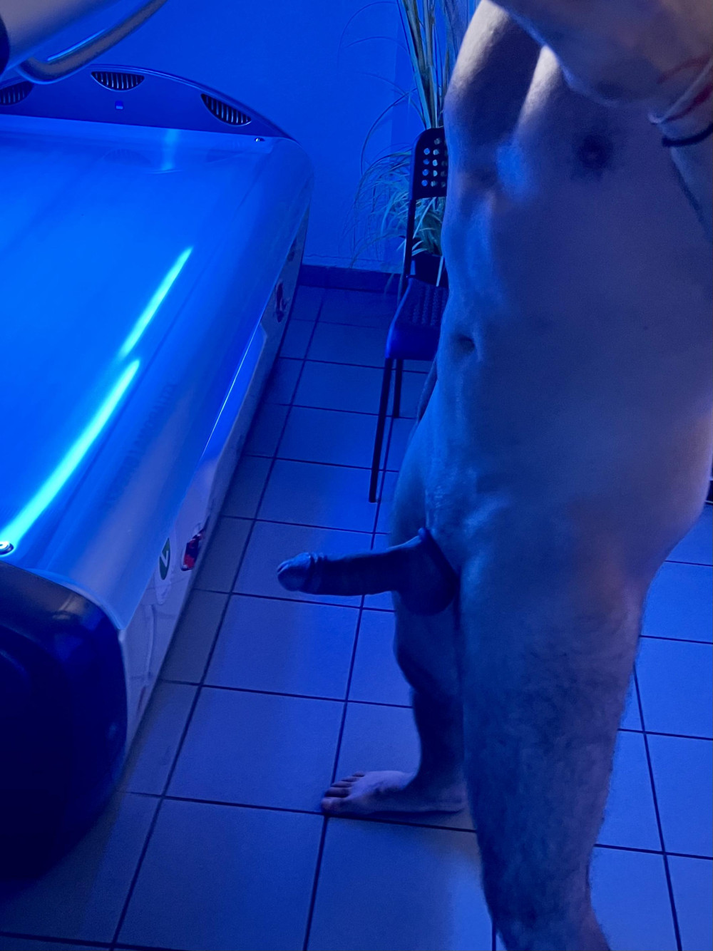 Pic #1 Some shots at the tanning bed