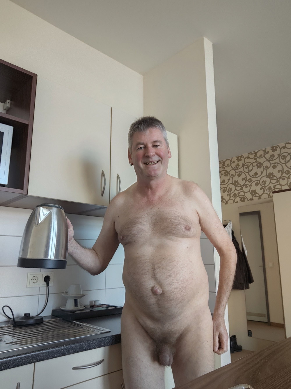 Pic #1Naked in Hotel Room